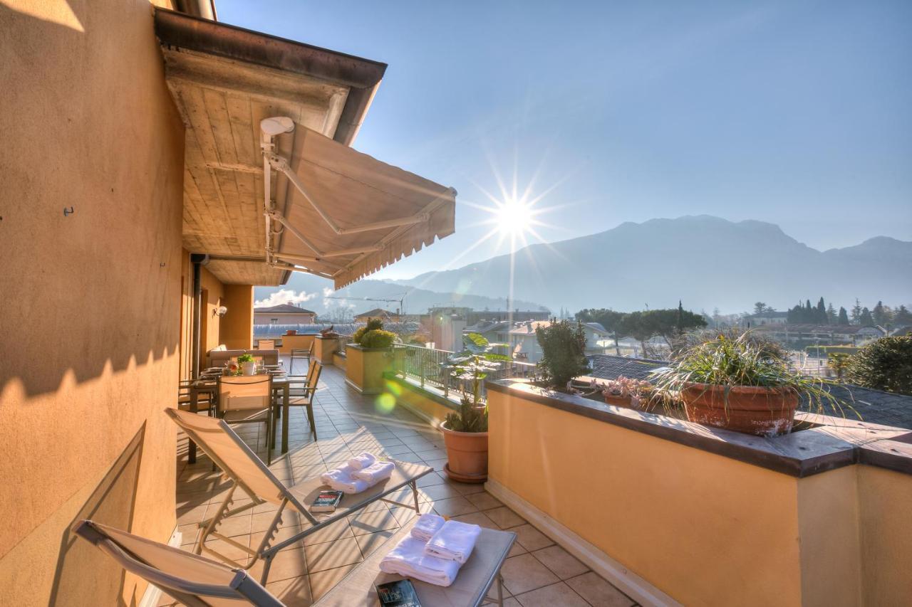 Antares150M From The Lake - Happy Rentals Riva del Garda Buitenkant foto