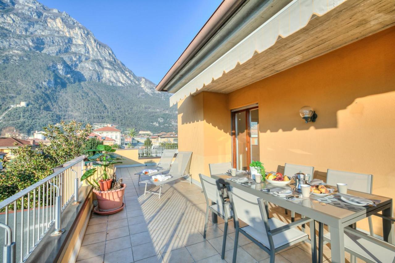 Antares150M From The Lake - Happy Rentals Riva del Garda Buitenkant foto