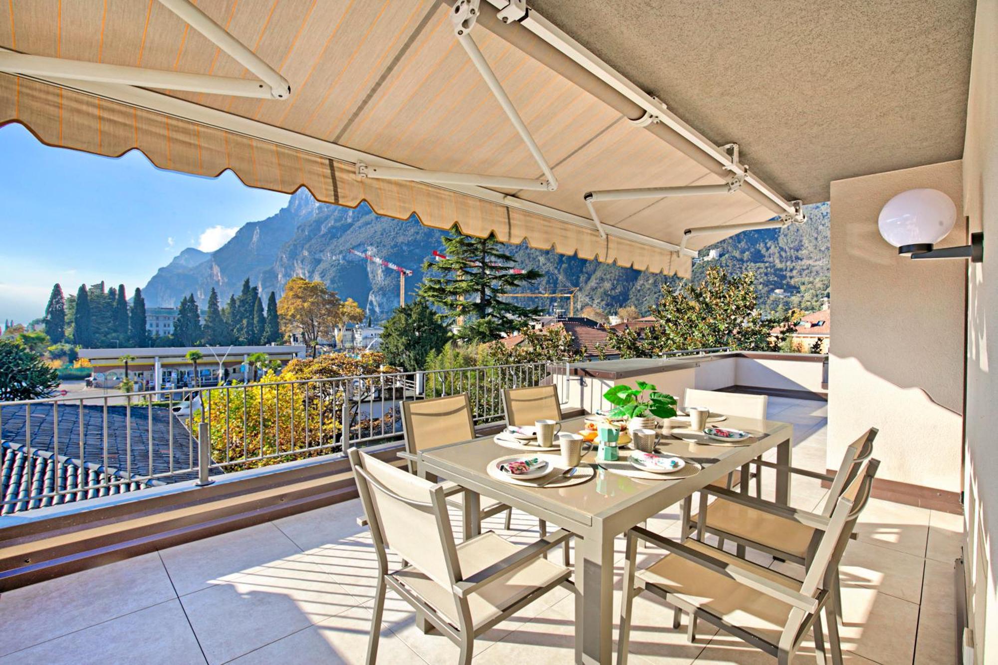 Antares150M From The Lake - Happy Rentals Riva del Garda Buitenkant foto