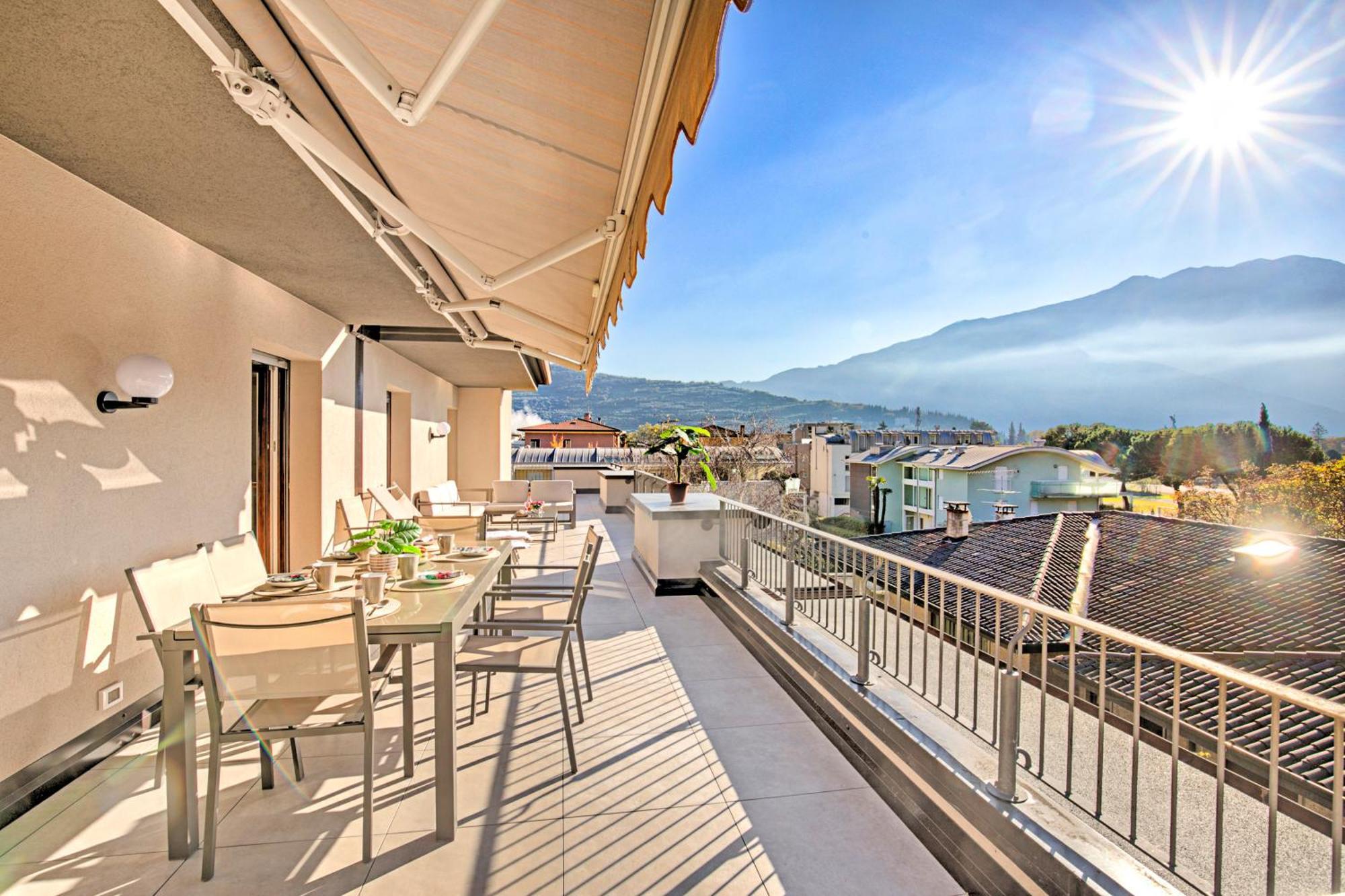 Antares150M From The Lake - Happy Rentals Riva del Garda Buitenkant foto